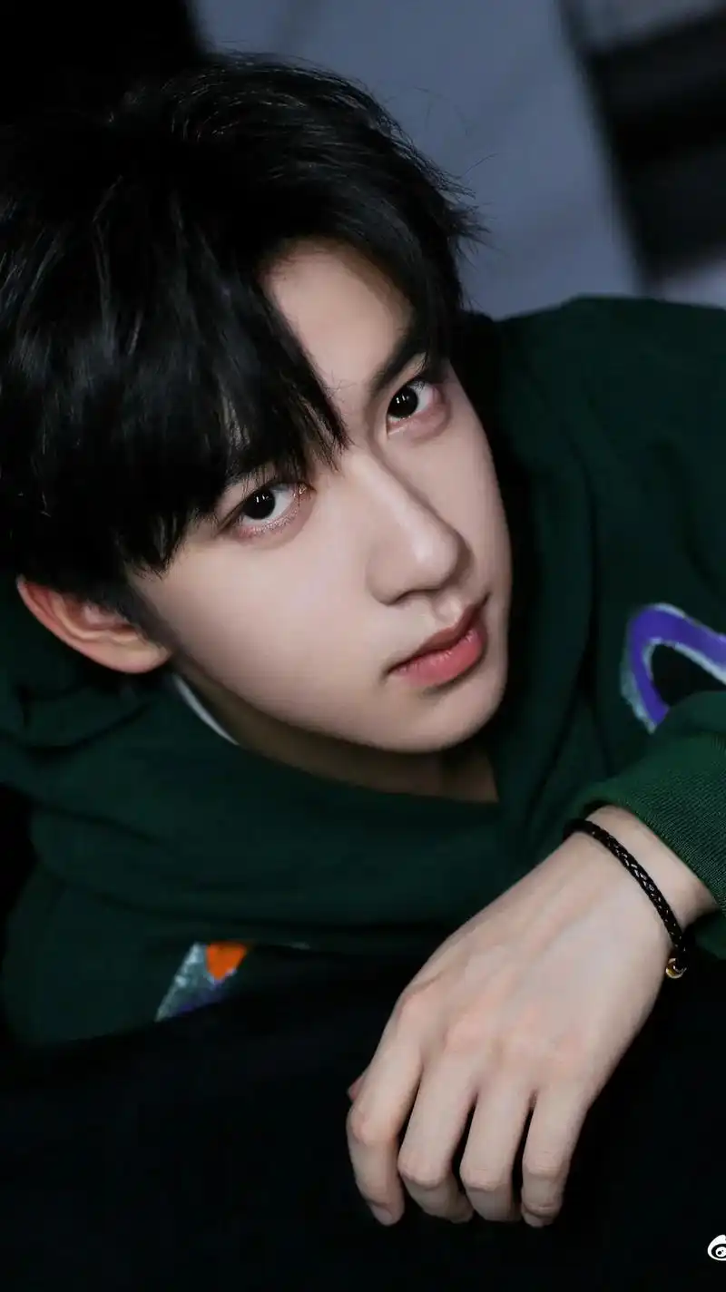 你的小贺宝贝被函数折磨了#贺峻霖这图是小宋直播那天拍的呀, - 抖音