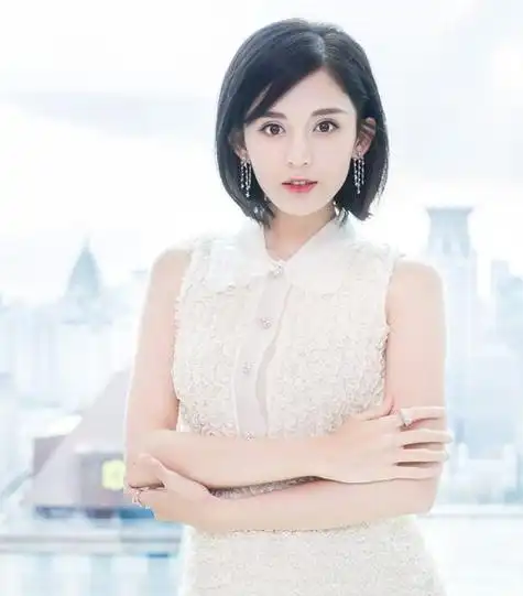 古力娜扎超短发发型 集帅气与美貌于一身