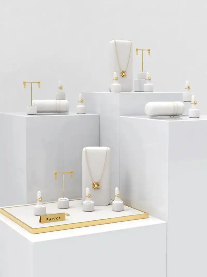 高级珠宝陈列95经典橱窗柜台陈列定制设计.fanxi设计款珠 - 抖音