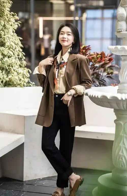 这位博主教你知性气质范穿搭,美极了