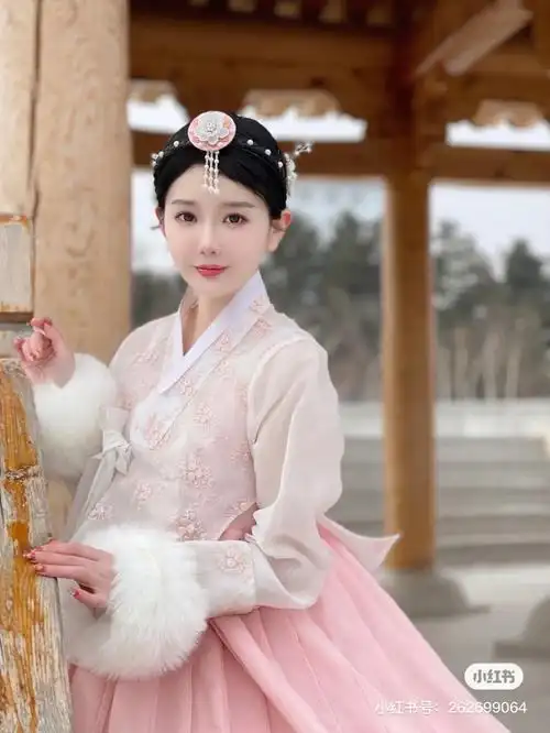 延吉朝鲜族民俗园绣佳人