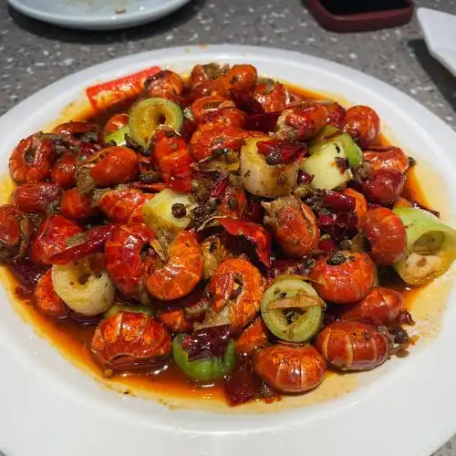 新乡美食夜小红虾尾