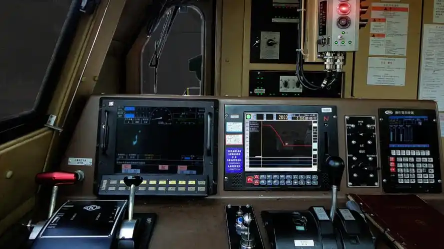 hxn5内燃机车驾驶室