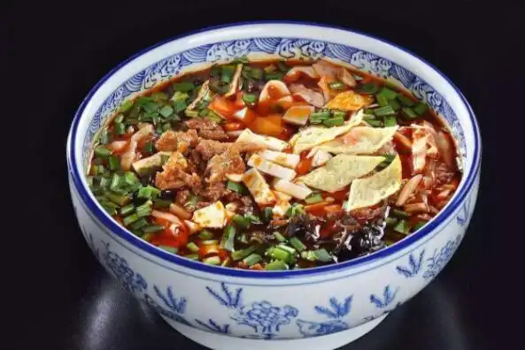 臊子面是有着悠久历史的陕西省特色传统面食之一,其中以宝鸡的岐山