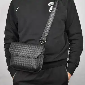 男士包包斜挎包潮流编织男包真皮小众高端小背包虎头包胸包潮牌