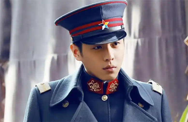 军装男神张若昀的五个经典荧幕造型,秦明第二,第一只能是他!