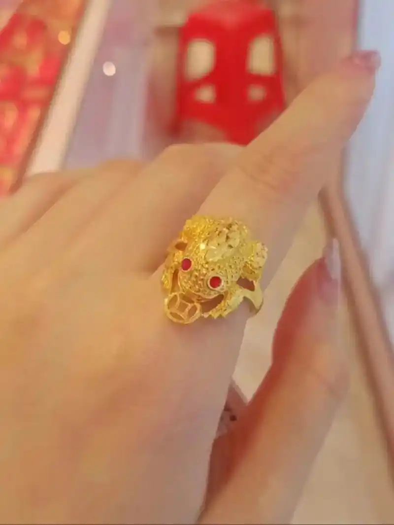 黄金金蟾戒指,招财进宝