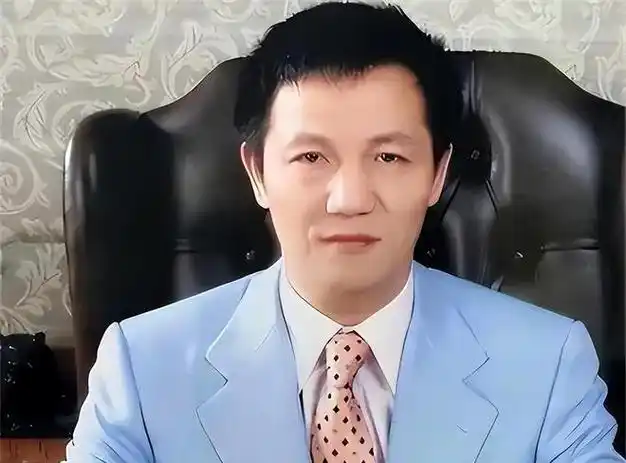 上海首富周正毅有多高调?"团灭"上海主持天团,服刑期间赚30亿
