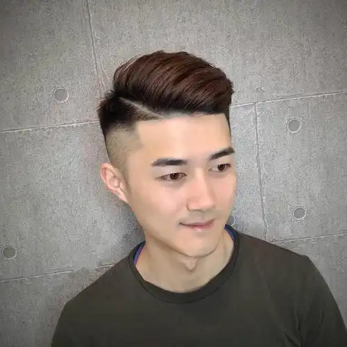 男生"两边铲"发型到底有多帅?理发师建议剪这5款,潮流有魅力