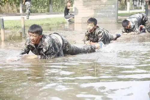 北京上海暑期军事夏令营25天我是特种兵魔鬼训练感恩励志自强