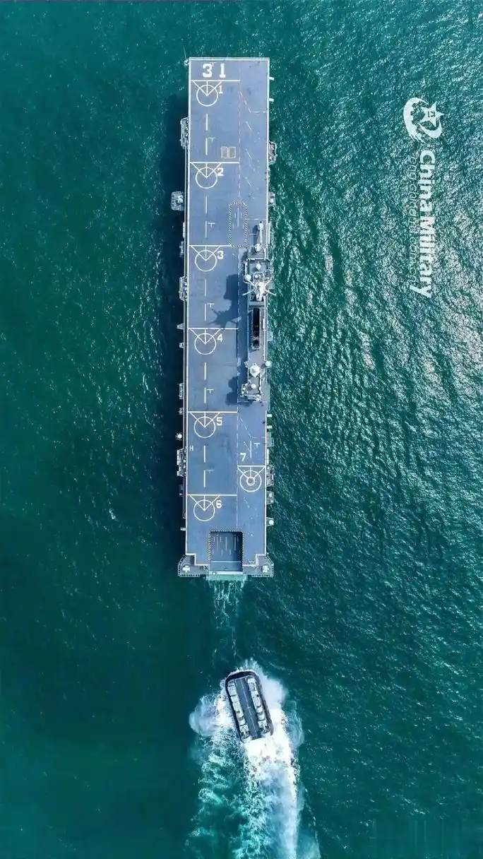 中国075两栖攻击舰,颜值爆表,战力强悍.收台之利器.多多益善.