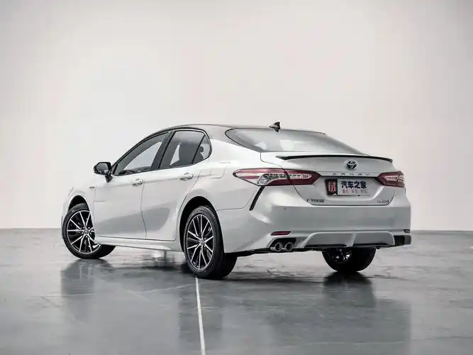 新款丰田凯美瑞上市外观内饰均有所升级