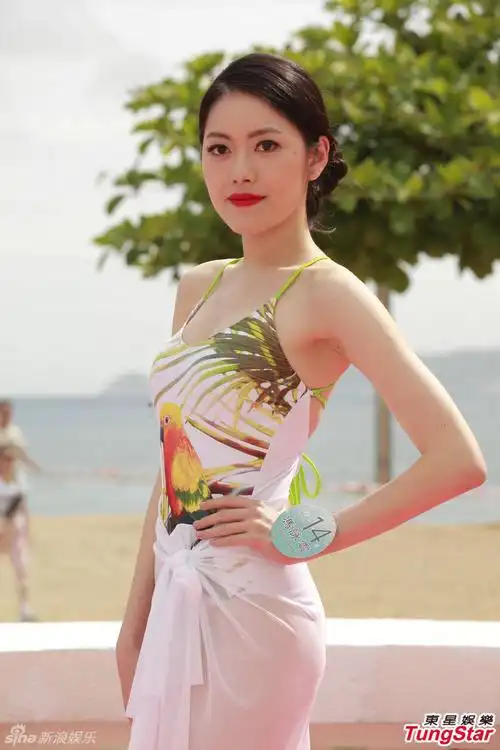 组图港姐16强佳丽首度泳装亮相见媒体