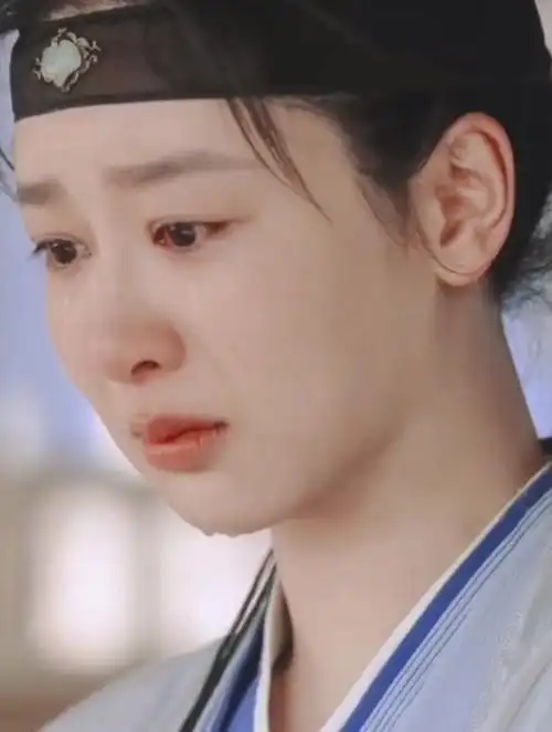 哭的跟个孩子一样,杨紫的哭戏从来没让人失望过