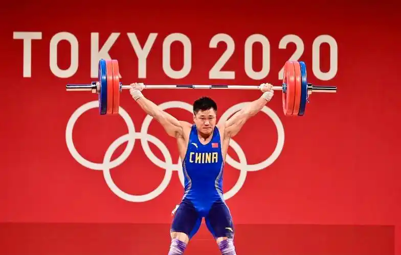 第21金吕小军夺得举重男子81公斤级金牌