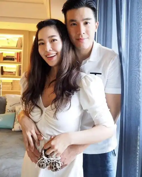 42岁名媛廖晓乔下嫁平民丈夫一年半如愿怀孕五年前已备好婴儿鞋