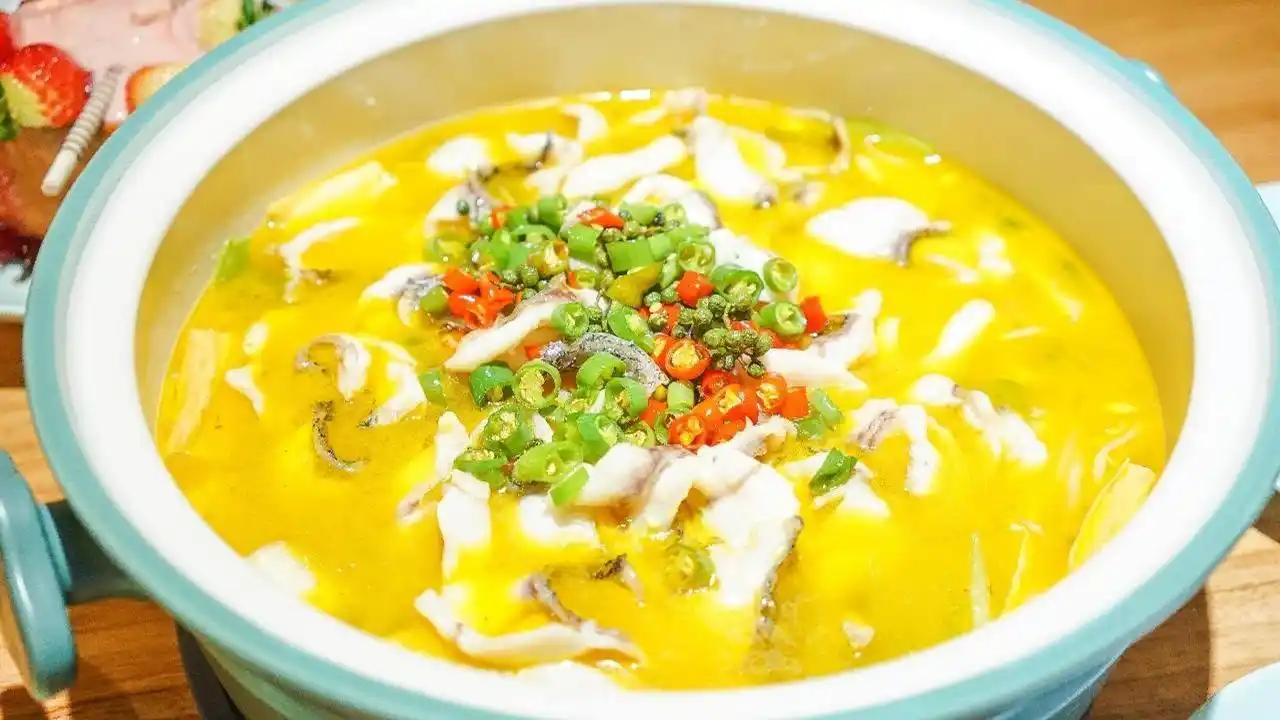 南洋风情金汤鱼比酸菜鱼好吃,简单的营养美味,成就的酸辣经典