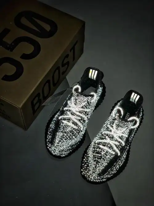 yeezy 350v2 "black" 黑满天星