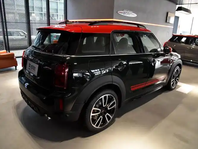 性能出众 看mini jcw countryman
