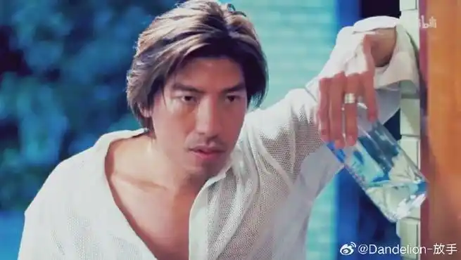 张耀扬超话#张耀扬#  古惑仔六中张耀扬饰演的草刈郎  咱就是说,这大