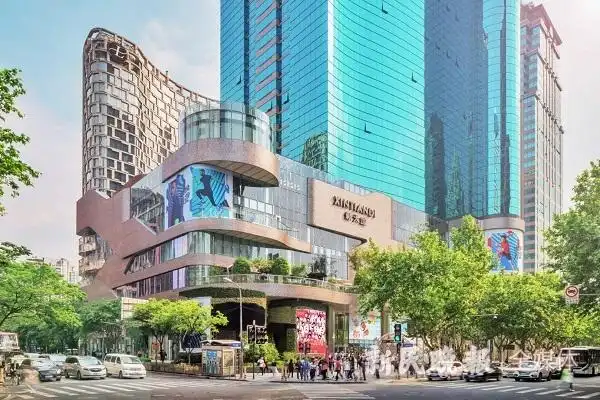 图说:新天地广场正式开业 新民晚报记者 孙中钦 摄(下同)