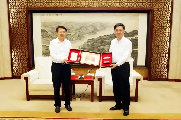 市委书记汪泉会见东航江苏公司党委书记田洪一行