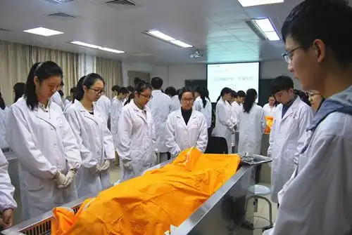 局部解剖学开课仪式举行