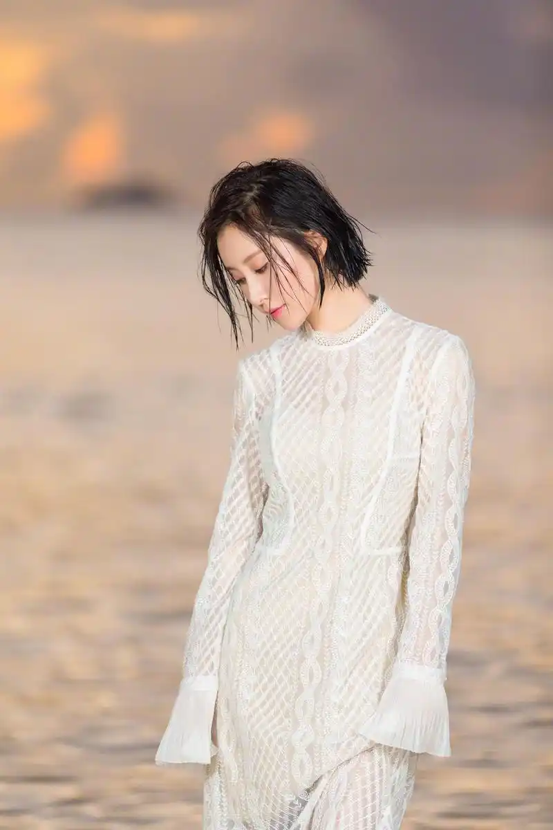 年前剪什么波波头好看,舒畅的这款发型就很时尚,优雅大气又减龄