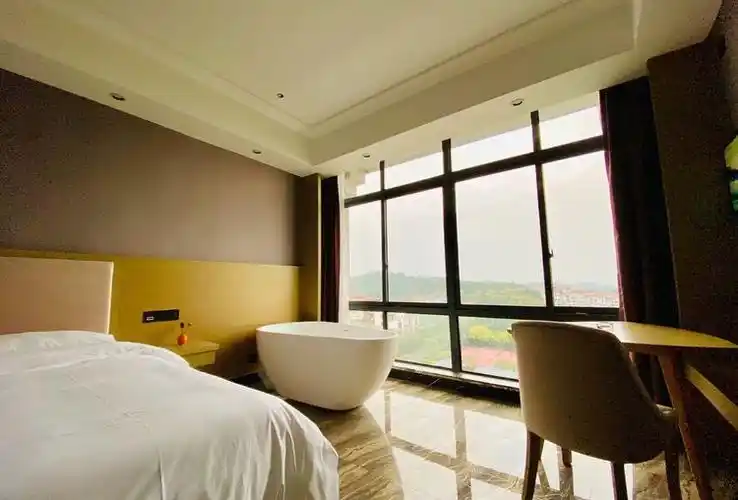 7号公馆山海景浴缸大床房【萨维尔·白浪滩·海景房】