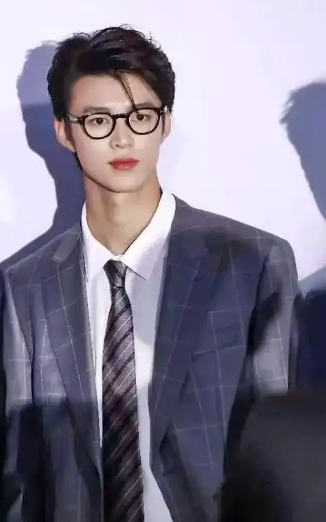 泰剧为你着迷  漫画男主#meennicha #meenp - 抖音