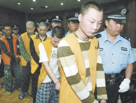 法官释疑:两名主犯系未成年人