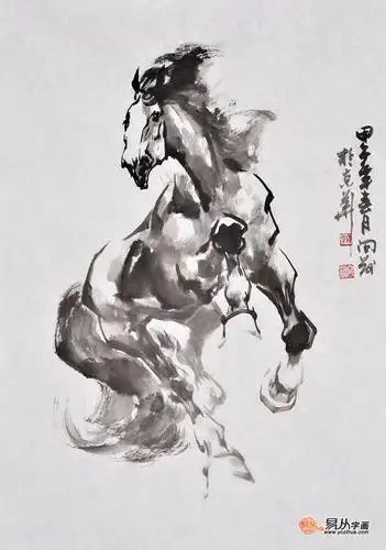 路向前水墨写意动物画作品《马到成功》赏析_易从资讯_新闻资讯_【易