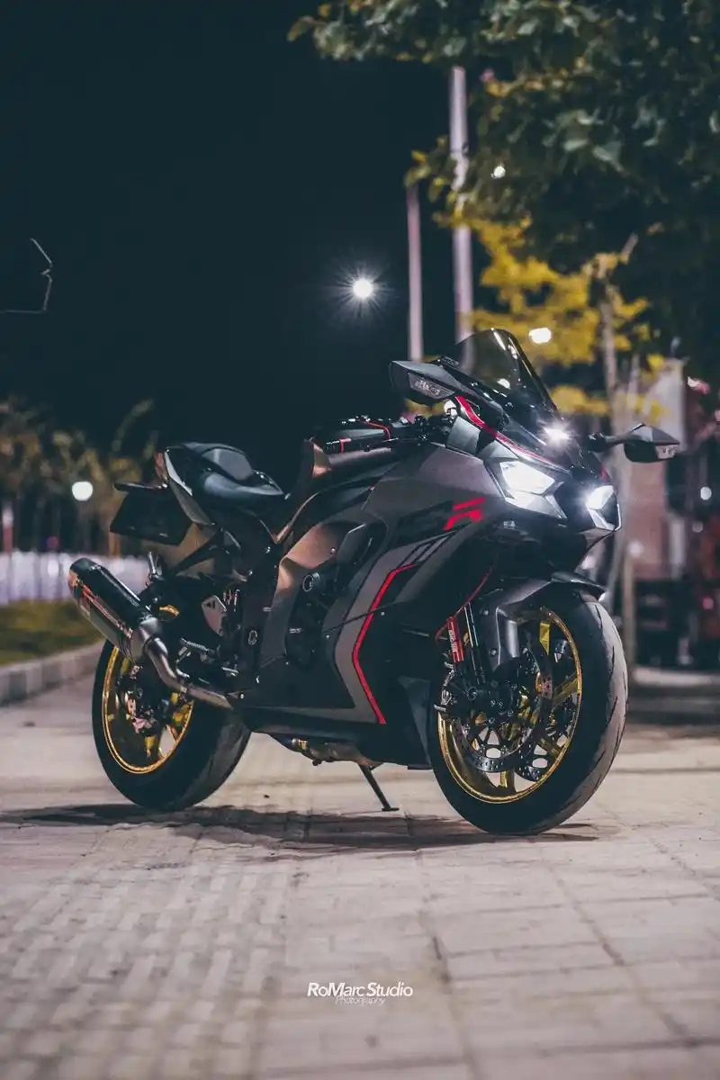 "行人注意 有牛出没"#机车摄影 #川崎大牛 #机车壁纸 # - 抖音