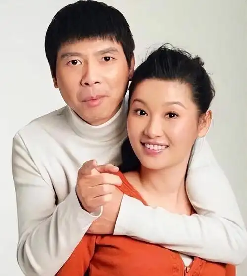 被王志文赶出家门,答应冯小刚终生不育,卑微的徐帆才"人间清醒"