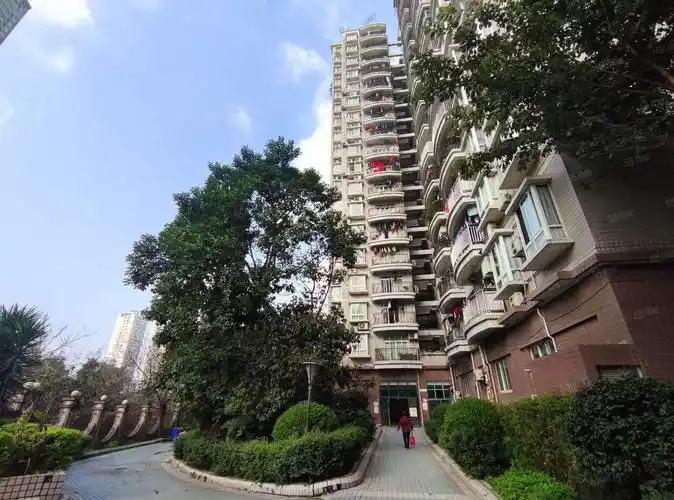 瑞龙凤祥花园3室2厅2卫92.16㎡西南120万