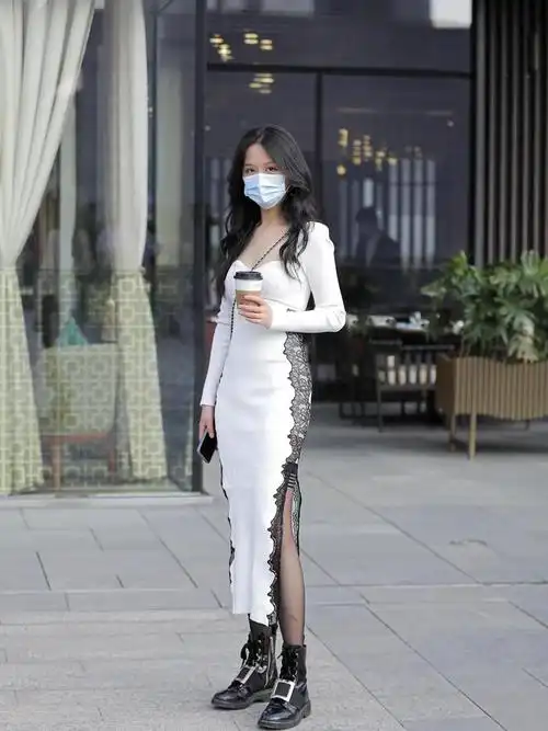 白裙子:时尚界的经典之选,优雅自信,白裙美女风采!|街拍_网易订阅