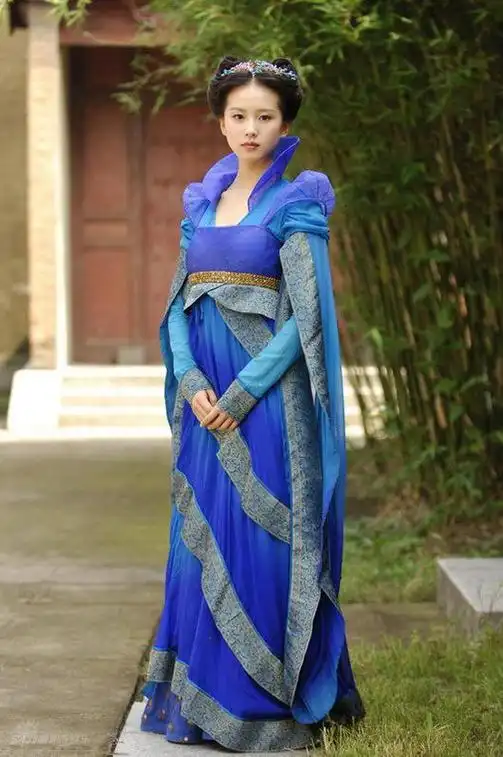 图文仙剑奇侠传三定妆照龙葵蓝色长袍