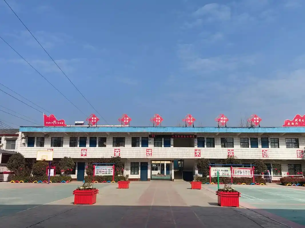 乡村学校 #美丽校园 919191夏楼小学招生啦6015 91 - 抖