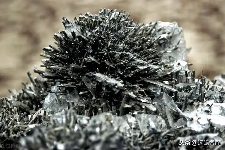 15%,供给过剩将转变为供不应求供给端趋于刚性,锑矿进口依赖度过高