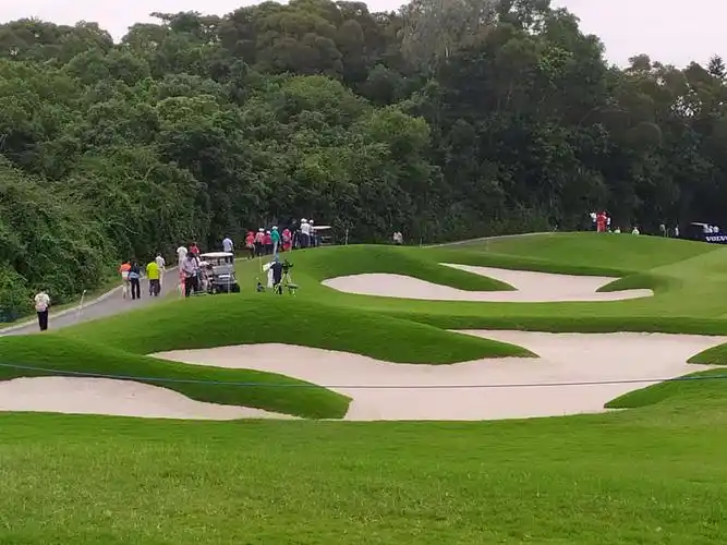 深圳龙岗中正高尔夫球场.