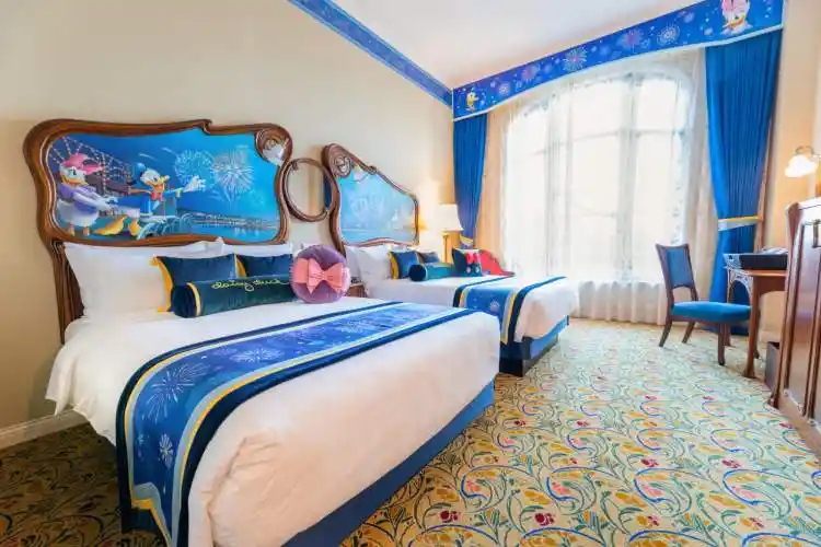 的冰雪奇缘魔法主题房,上海迪士尼乐园酒店全新推出唐老鸭欢庆主题房
