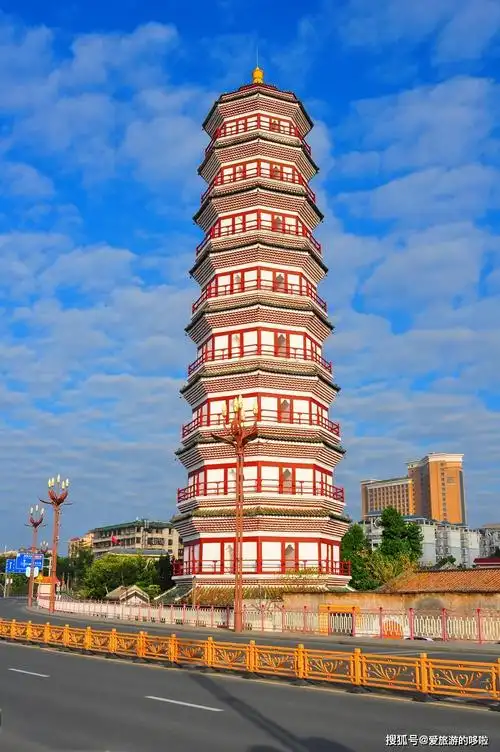 ▼崇禧塔这里有座明代楼阁式砖木结构始建于北宋▼梅庵最古老的木结构