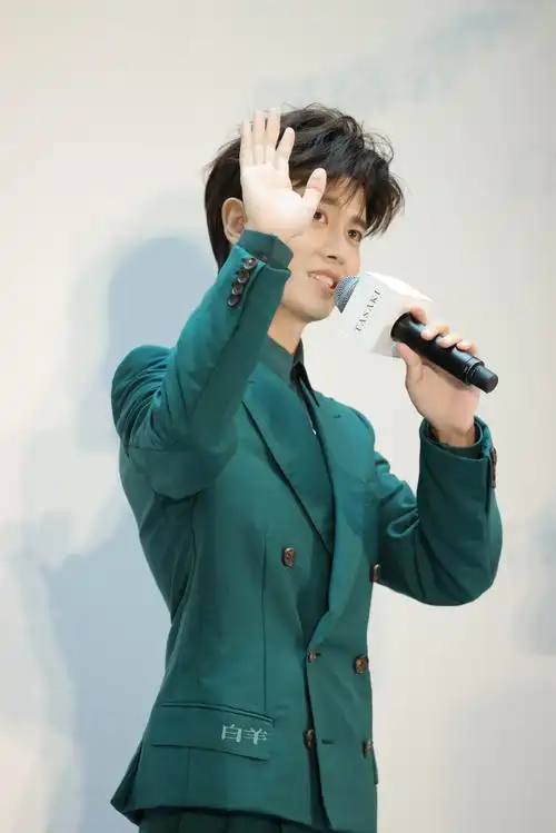 任嘉伦tasaki塔思琦中国区品牌代言人