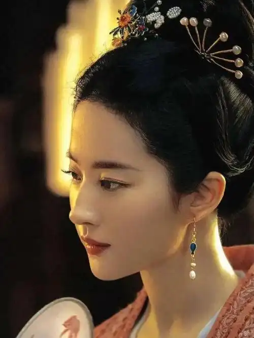 天生狐狸眼的8位女星眼神勾人魂妩媚灵动媚到了骨子里