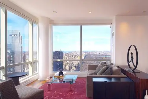 现代都市风客厅落地窗设计