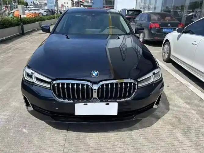 宝马530l尊享型豪华套装售价:40.59万元上牌2021年 - 抖音