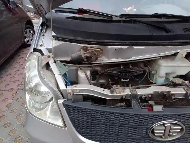 一汽佳宝v70Ⅱ2012款10l手动8座标准型