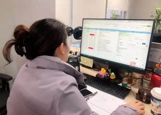 快递100春节调研:七成快递网点不打烊,近250万快递员坚守岗位|顺丰