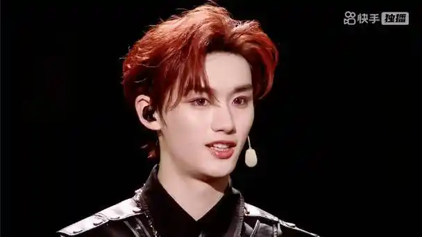 丁程鑫在演唱会上哭了