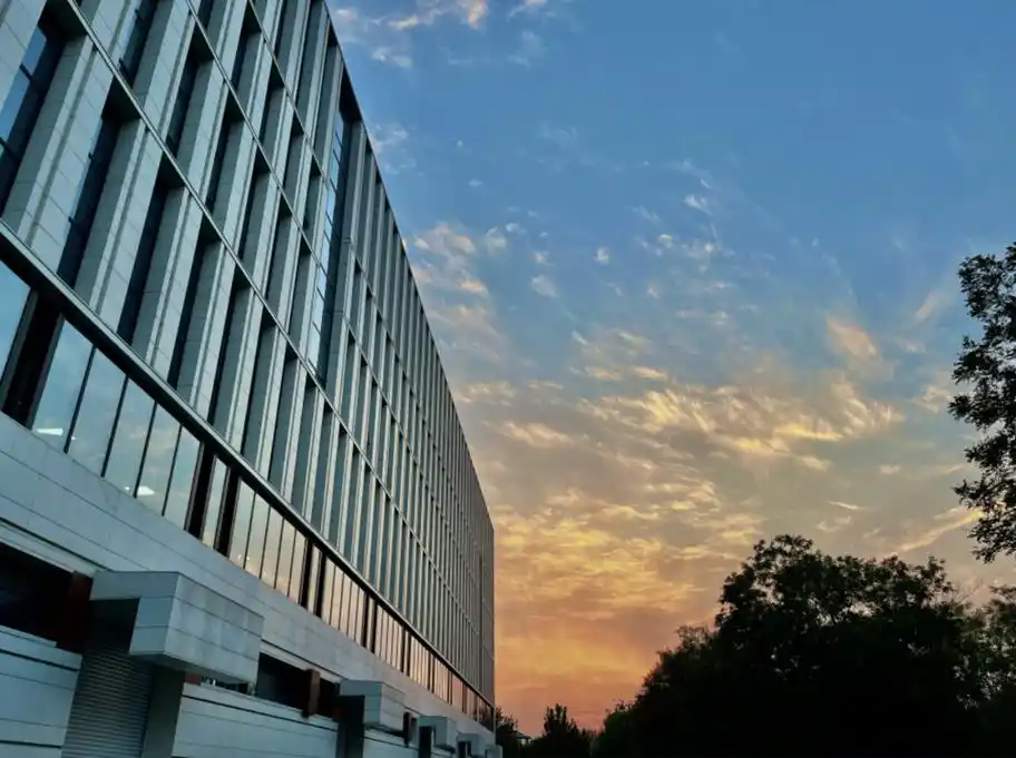 指导老师:朱可可拍摄地点:齐鲁工业大学校园拍摄时间:202